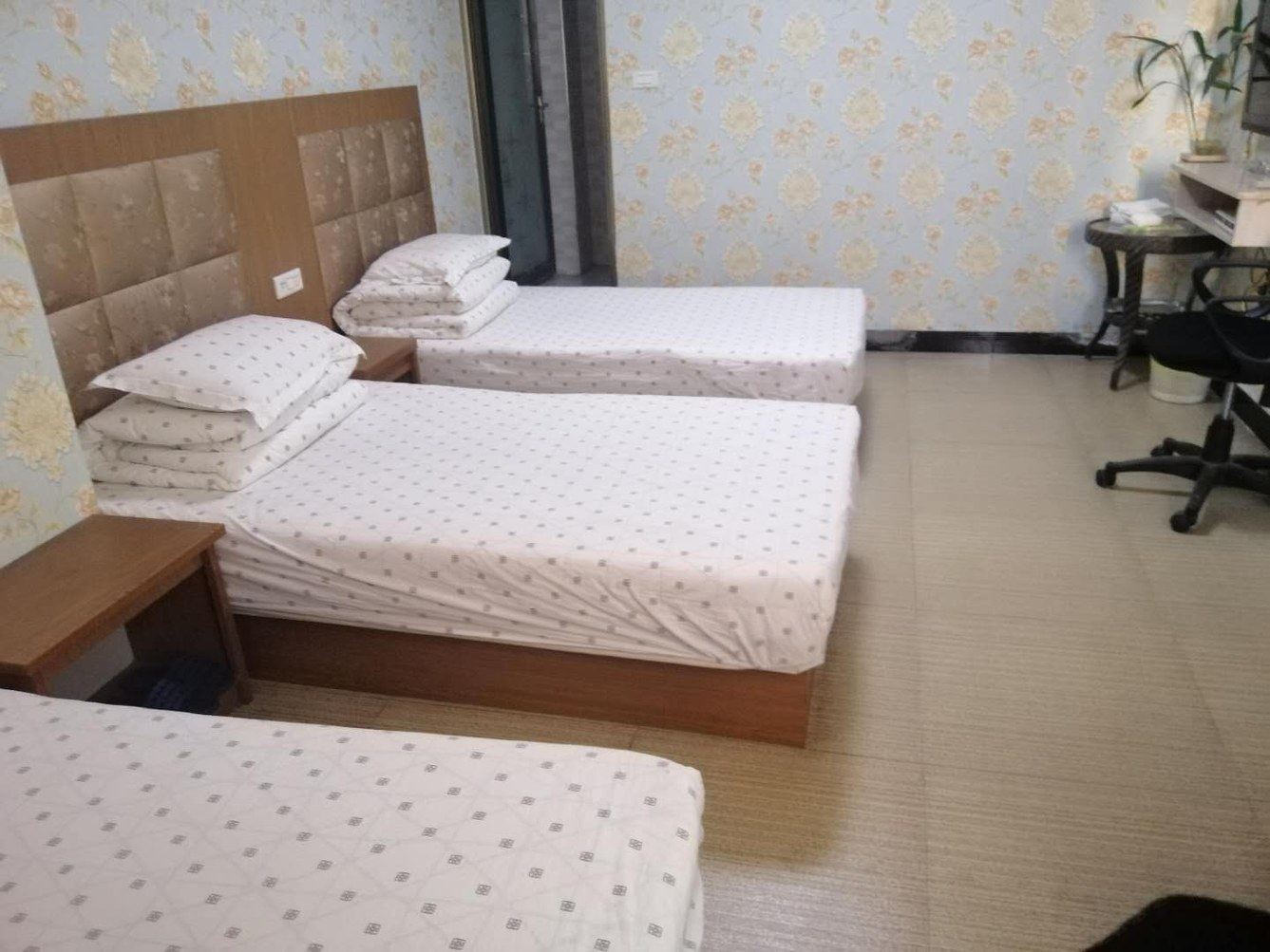 温馨三人间