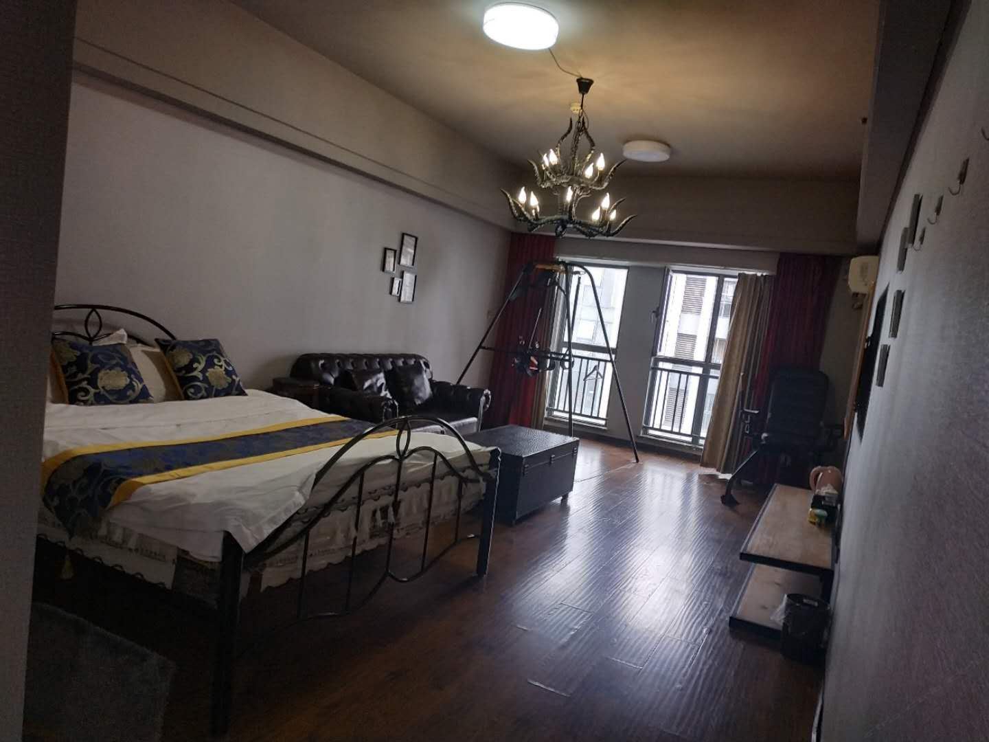 50度灰情趣大床房