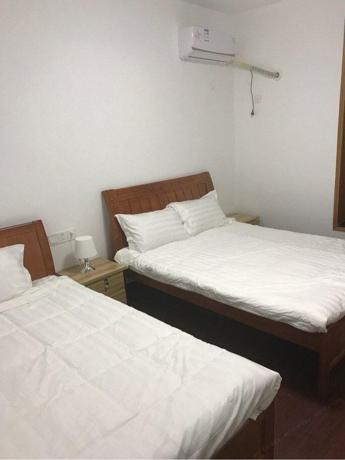 温馨四室二厅套房