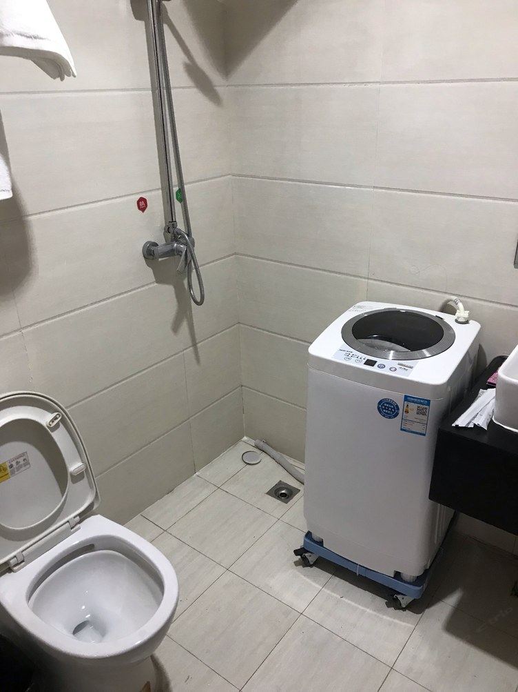 精装一室大床房