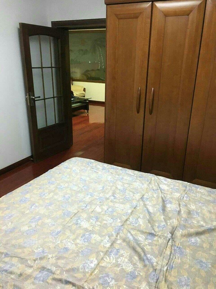 三室一厅套房(无窗)