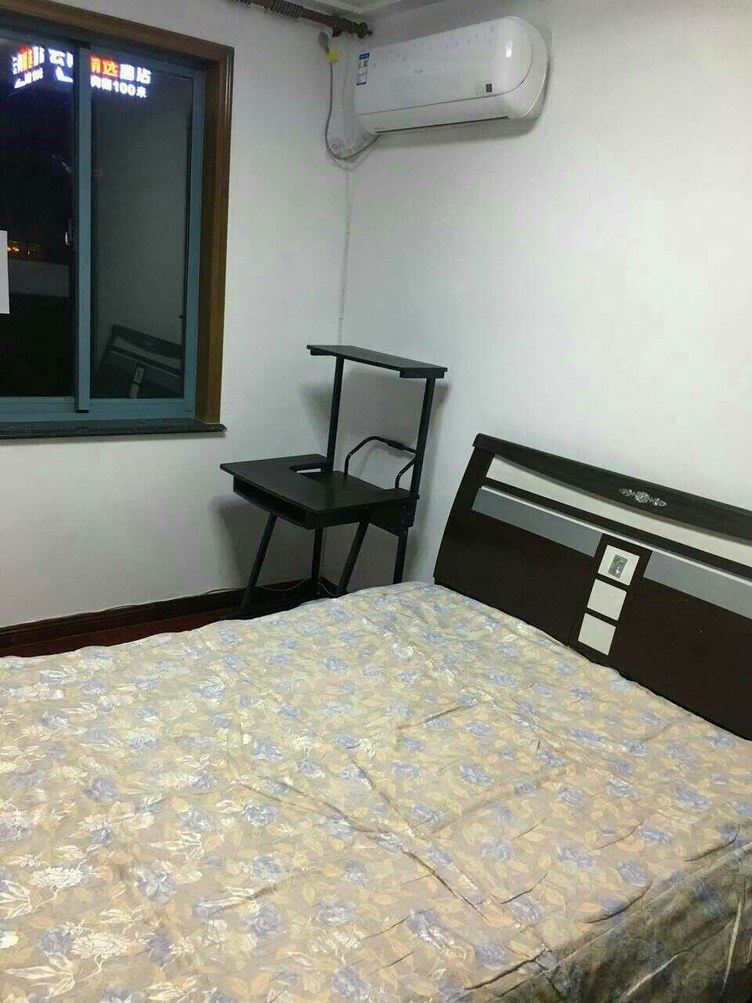三室一厅套房(无窗)