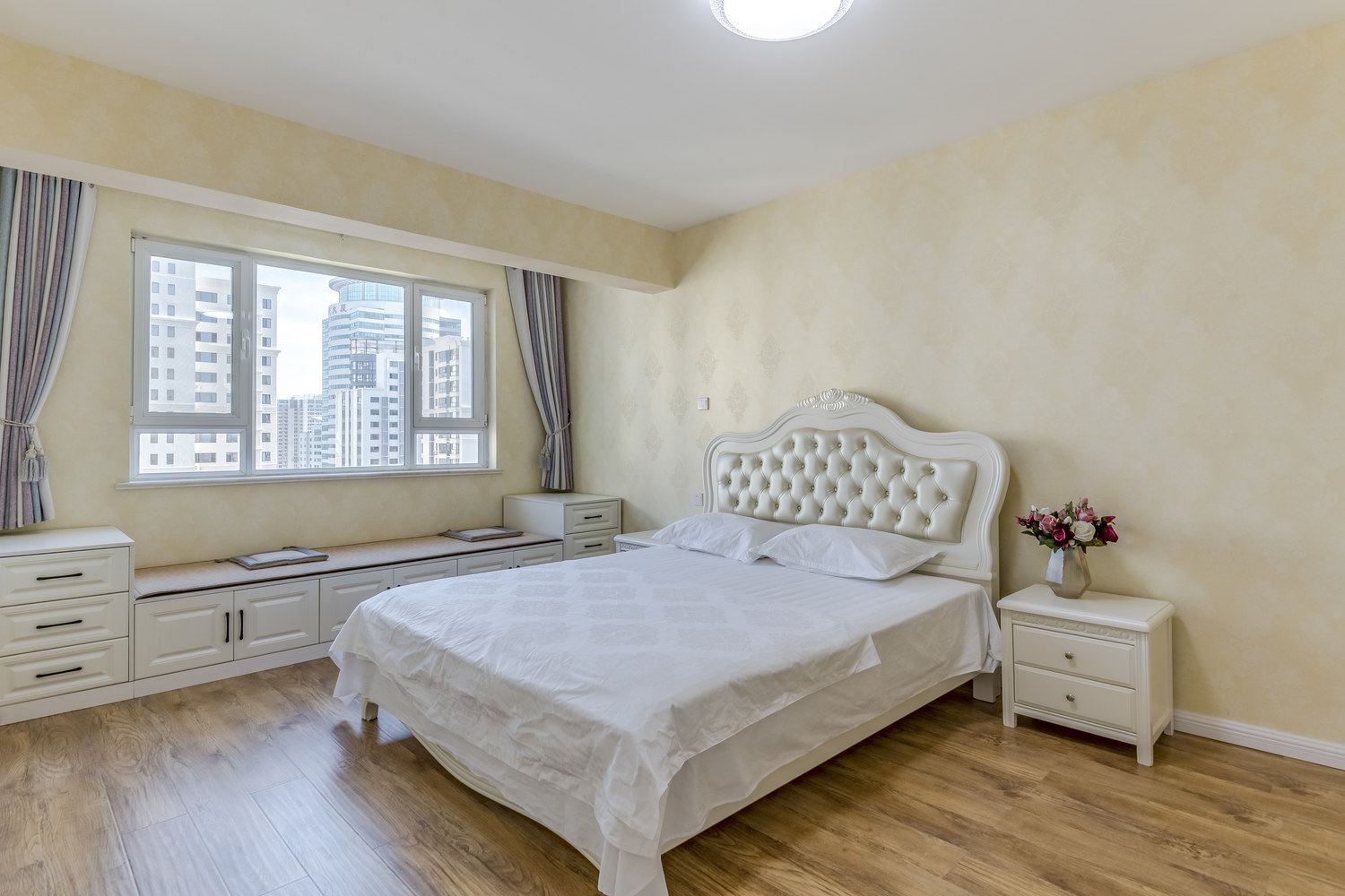 海景二室一厅套房