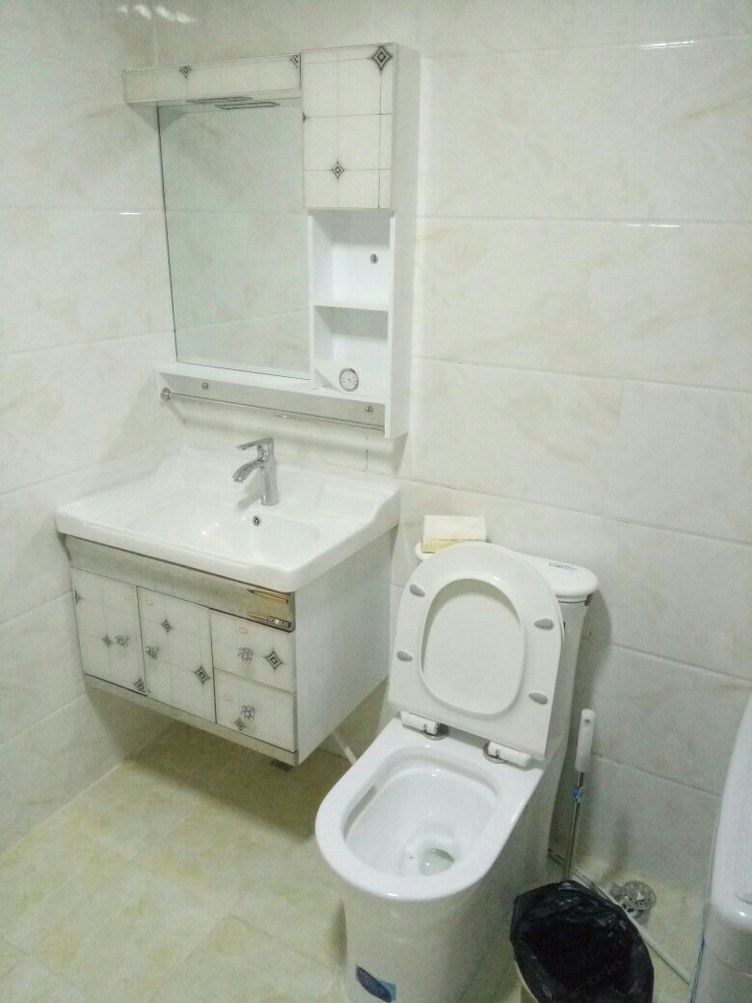 精装三室一厅套房