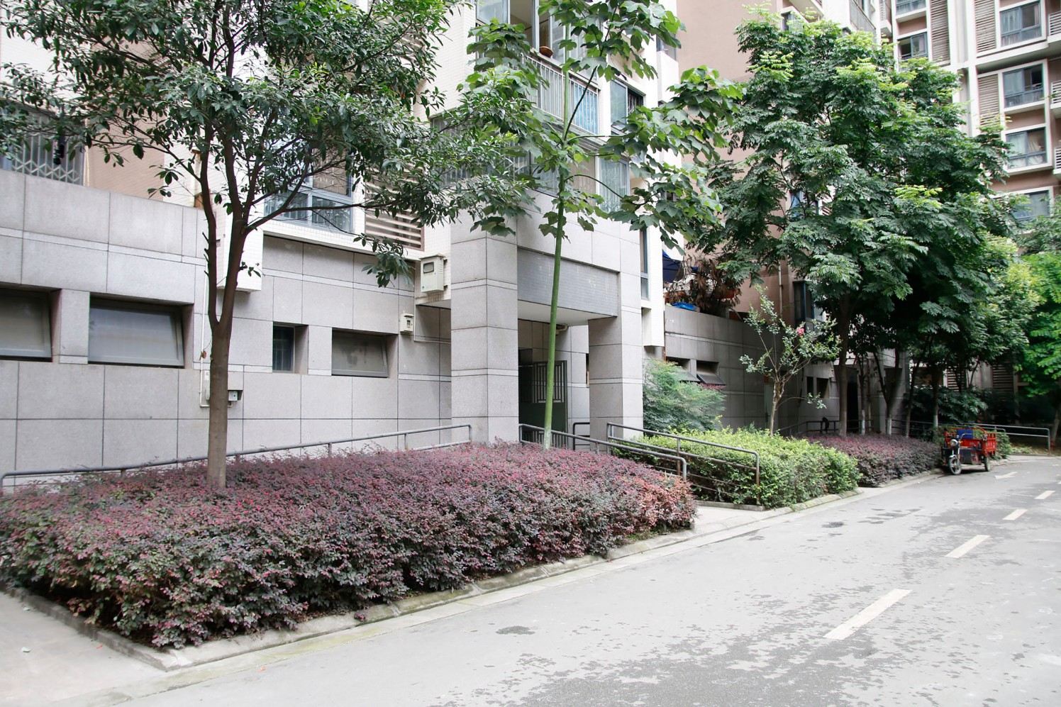 成都暖居小屋公寓