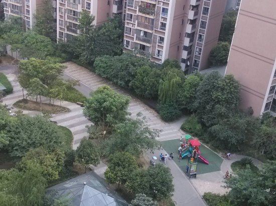 成都东站巴适居主题公寓
