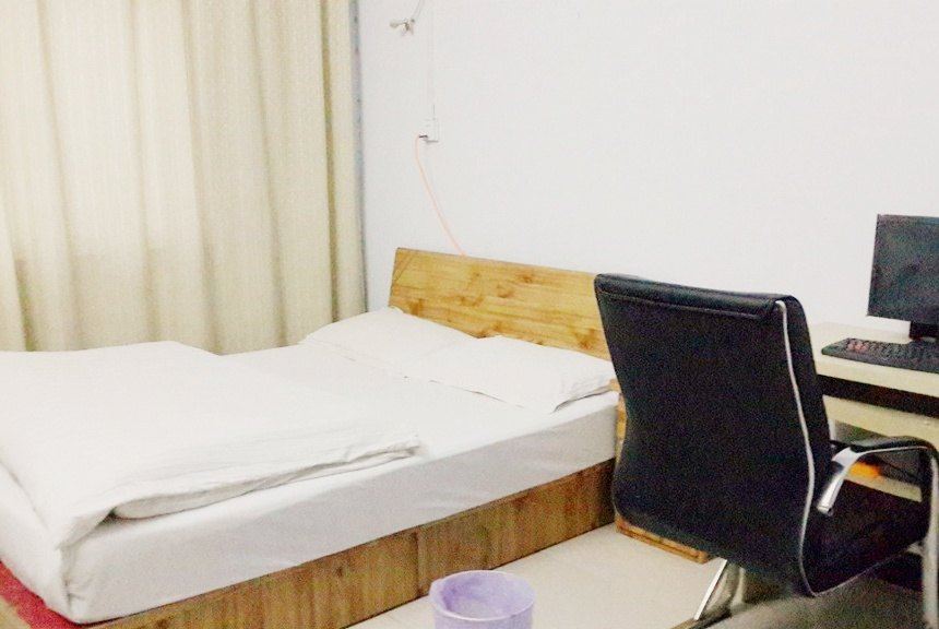 阳光大床房