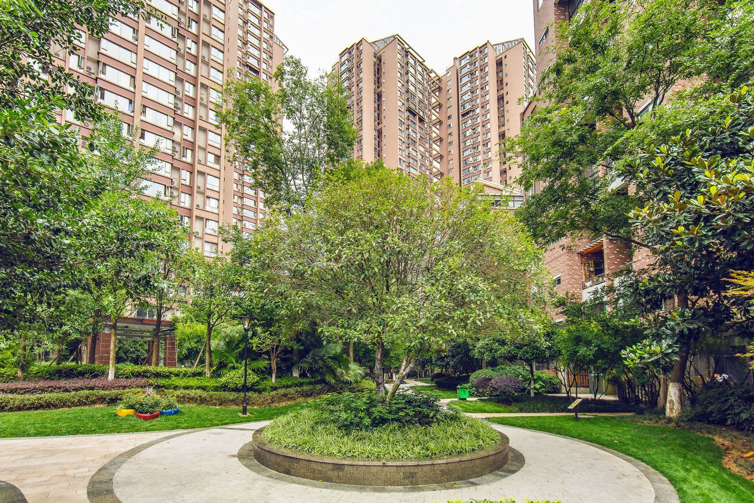 成都东站2号线三圣乡成都大学北欧简洁风大床房公寓(4号店)