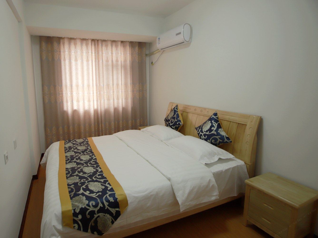 蓝天二室二厅套房