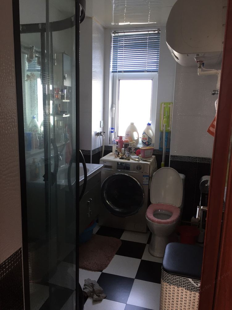 阳光二室一厅套房