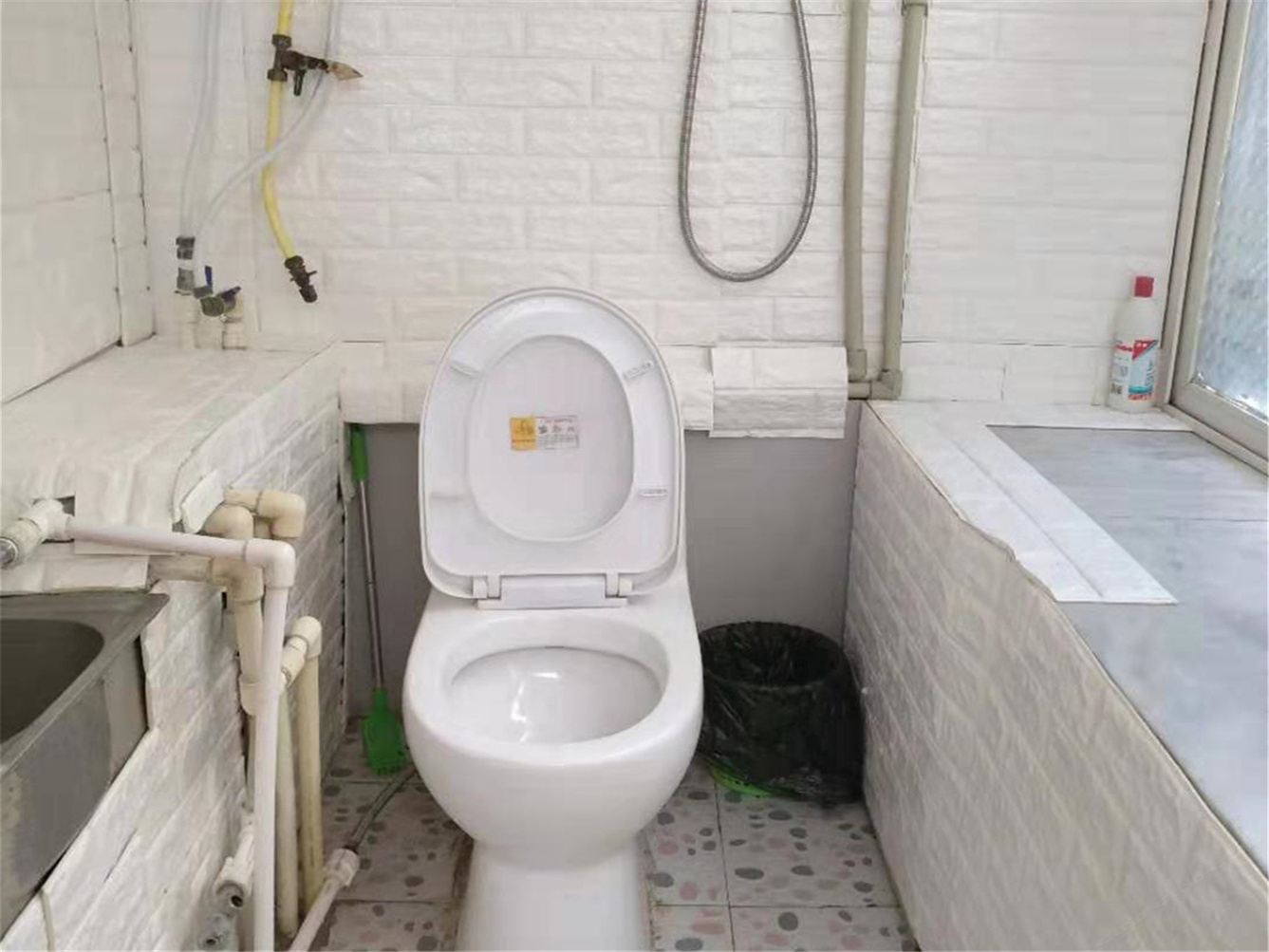 独卫单人间