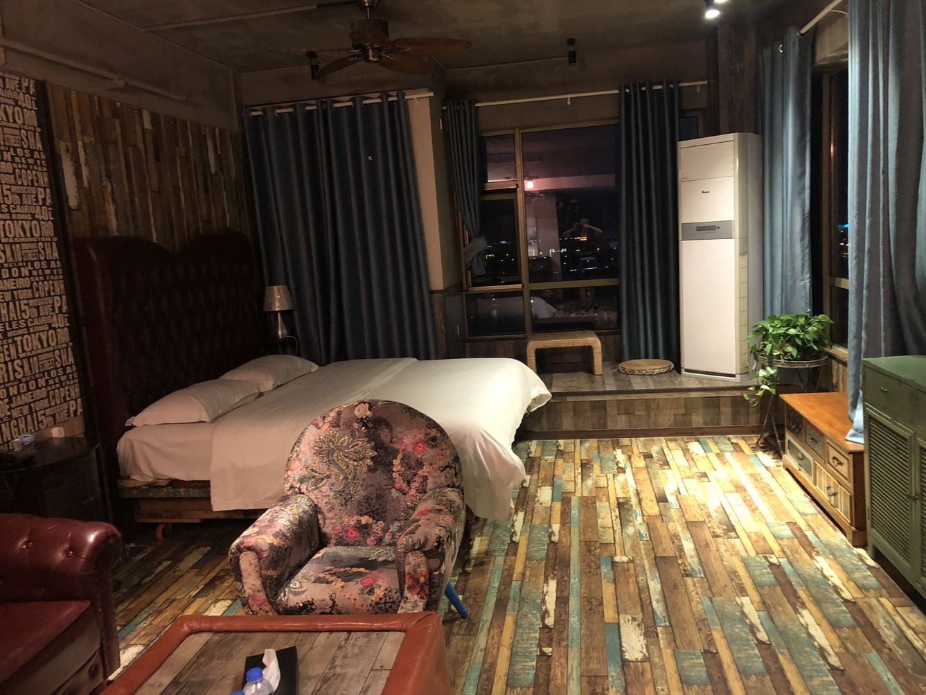 一室大床房