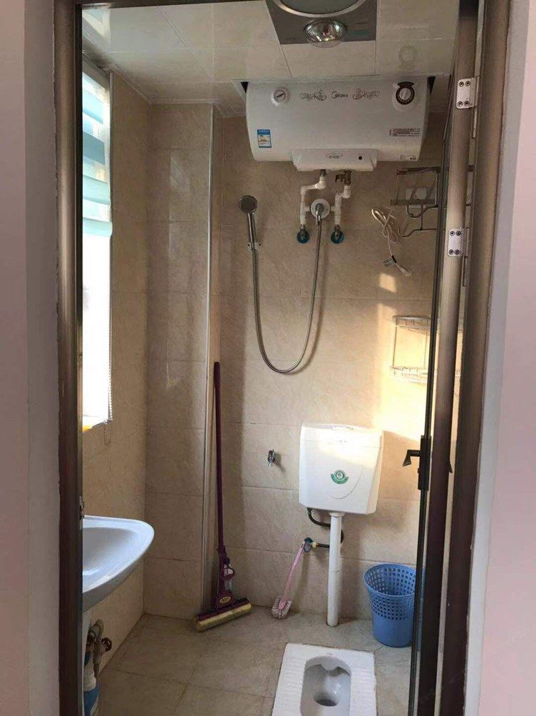 阳光大床房