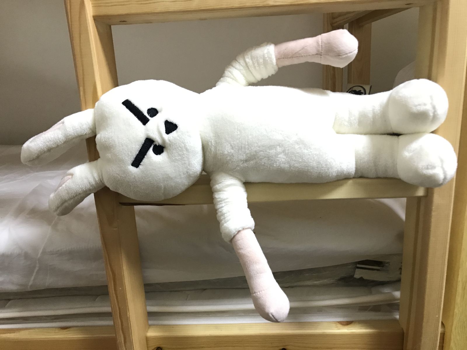 男神八人间(床位)(公共卫浴)