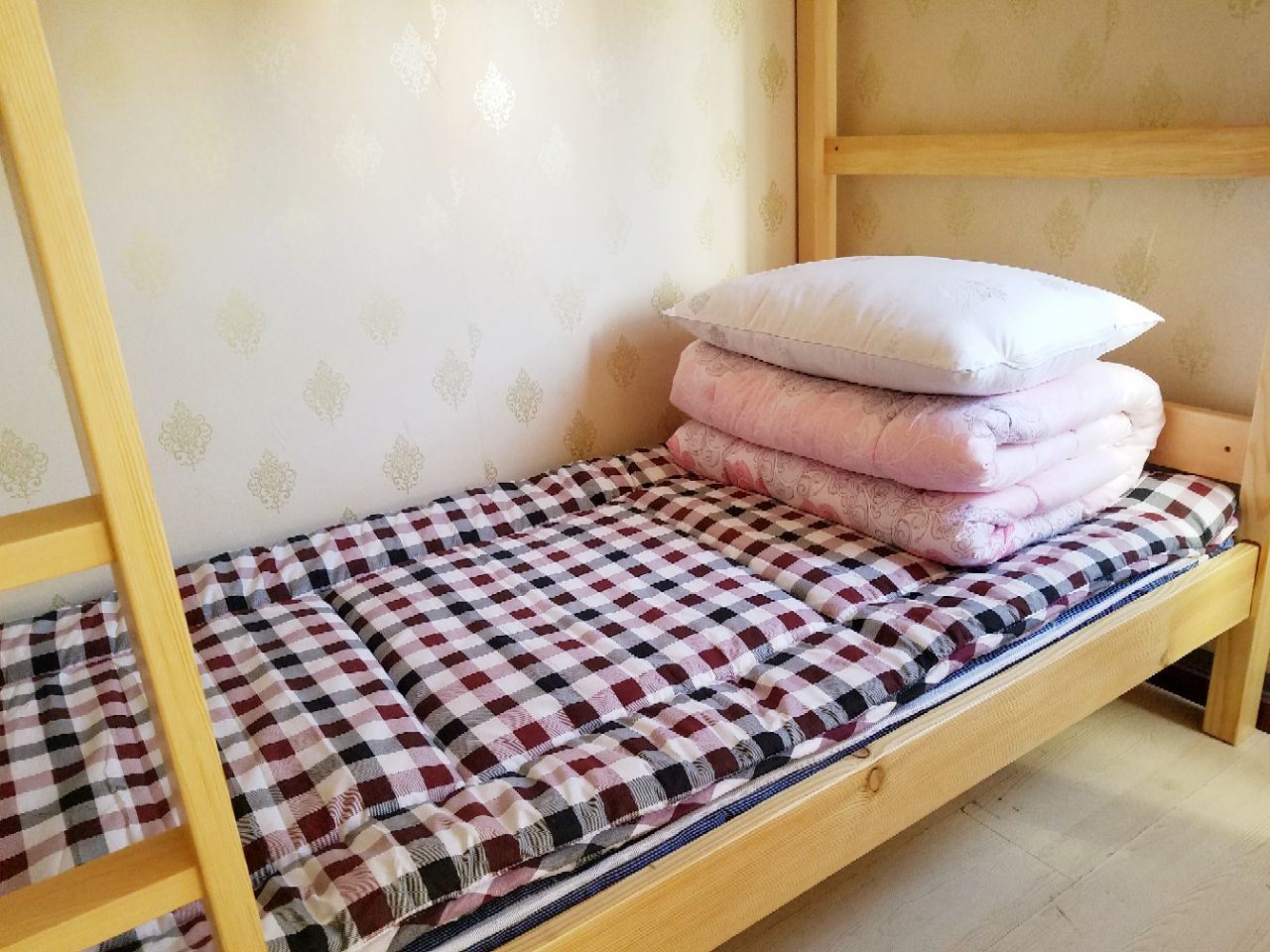 六人间(床位)(公共卫浴)