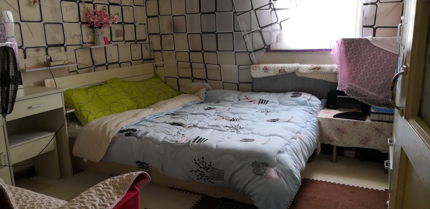 欢乐一室大床房