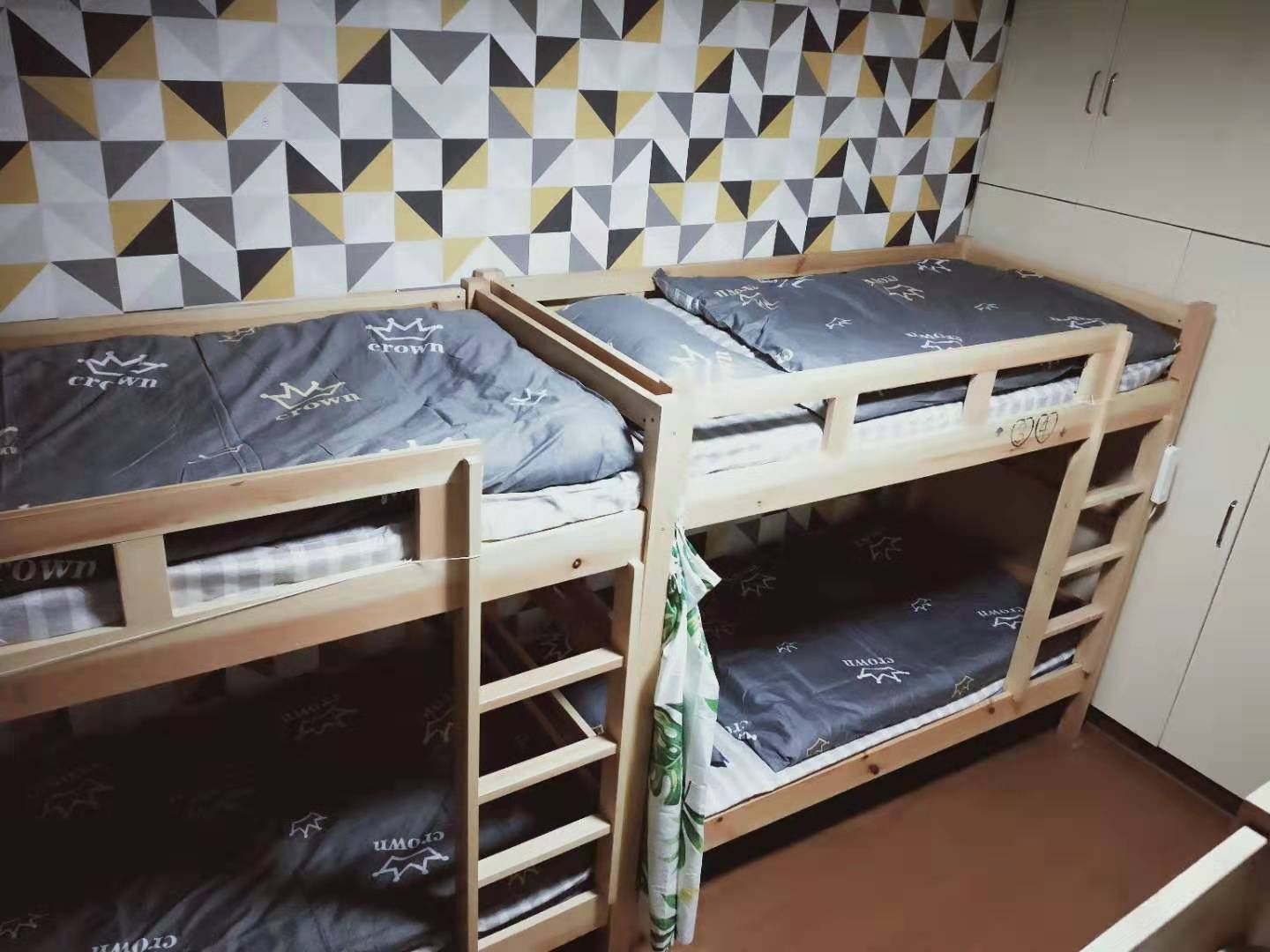 舒适六人间(床位)(公共卫浴)