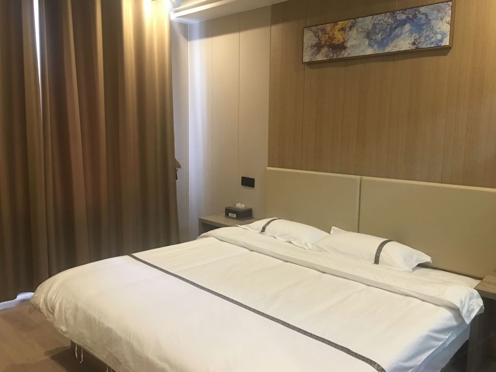 豪华大床房
