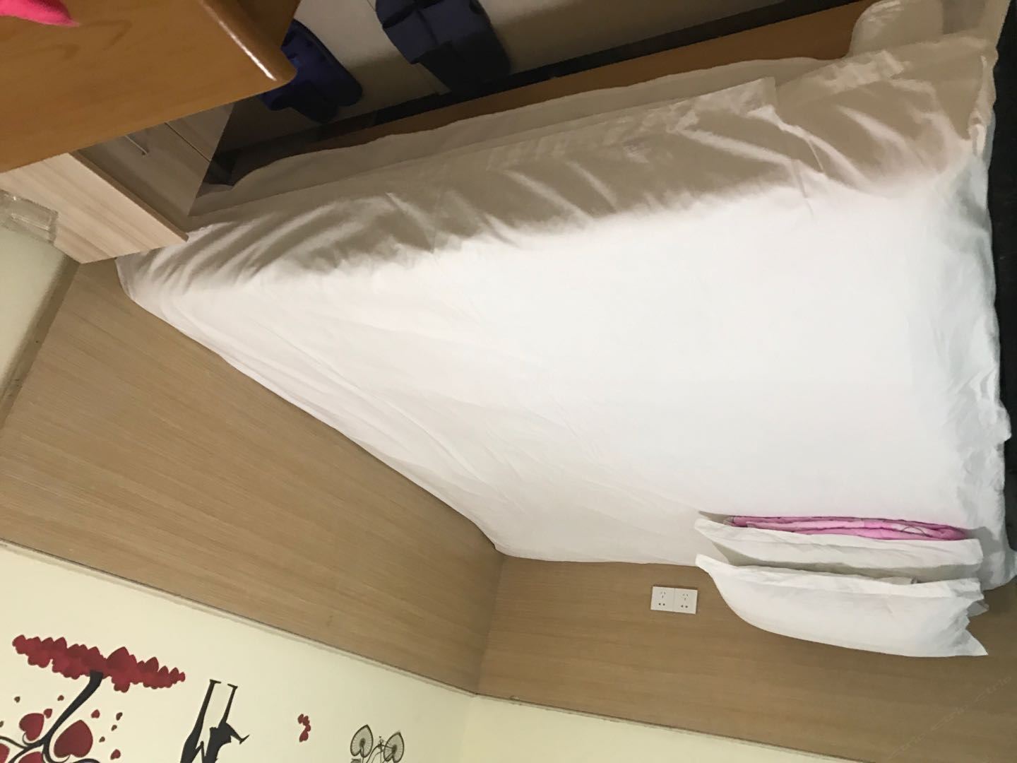 普通大床房(无窗)