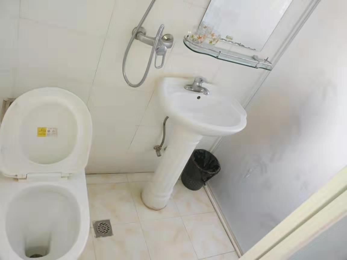 阳光大床房