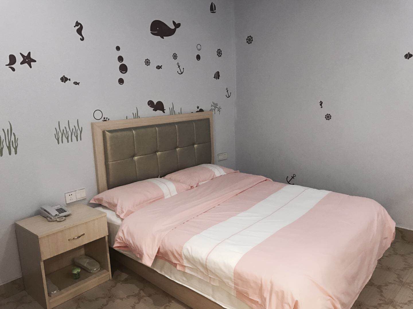 经济时尚主题房