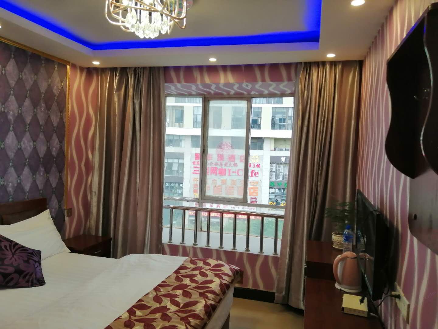 豪华大床房
