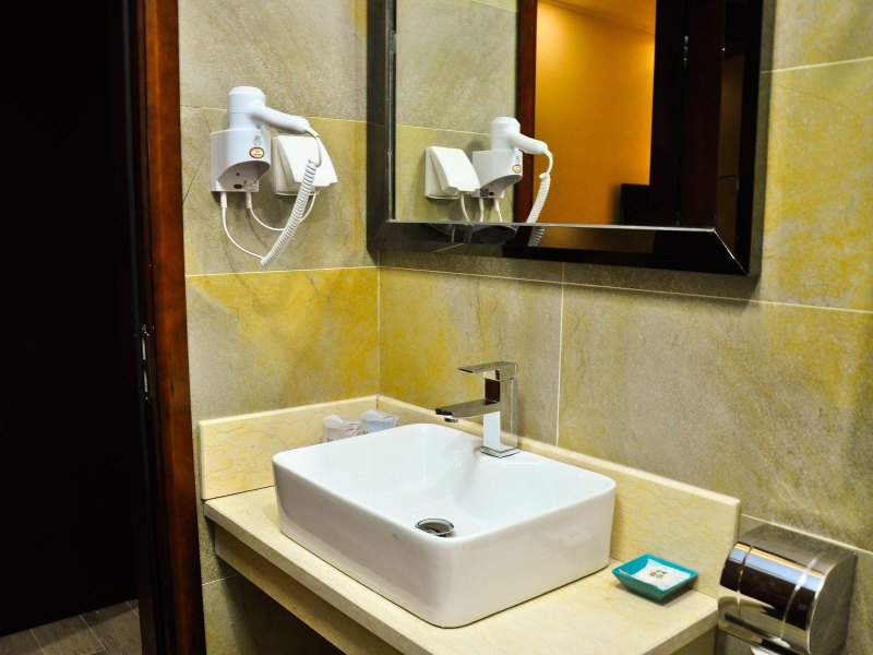 hotelPic