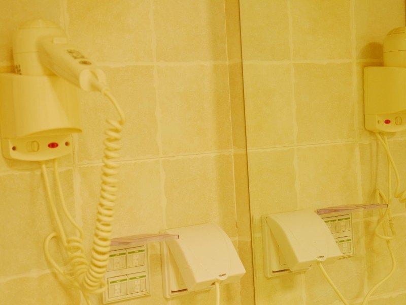 hotelPic