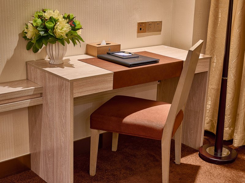 hotelPic