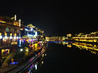 國慶湖南鳳凰古城游價(jià)格_湖南鳳凰古城自由游價(jià)格多少_暑假湖南鳳凰古城游價(jià)格