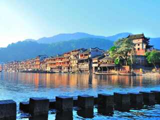 國慶湖南鳳凰古城游價(jià)格_湖南鳳凰古城自由游價(jià)格多少_暑假湖南鳳凰古城游價(jià)格