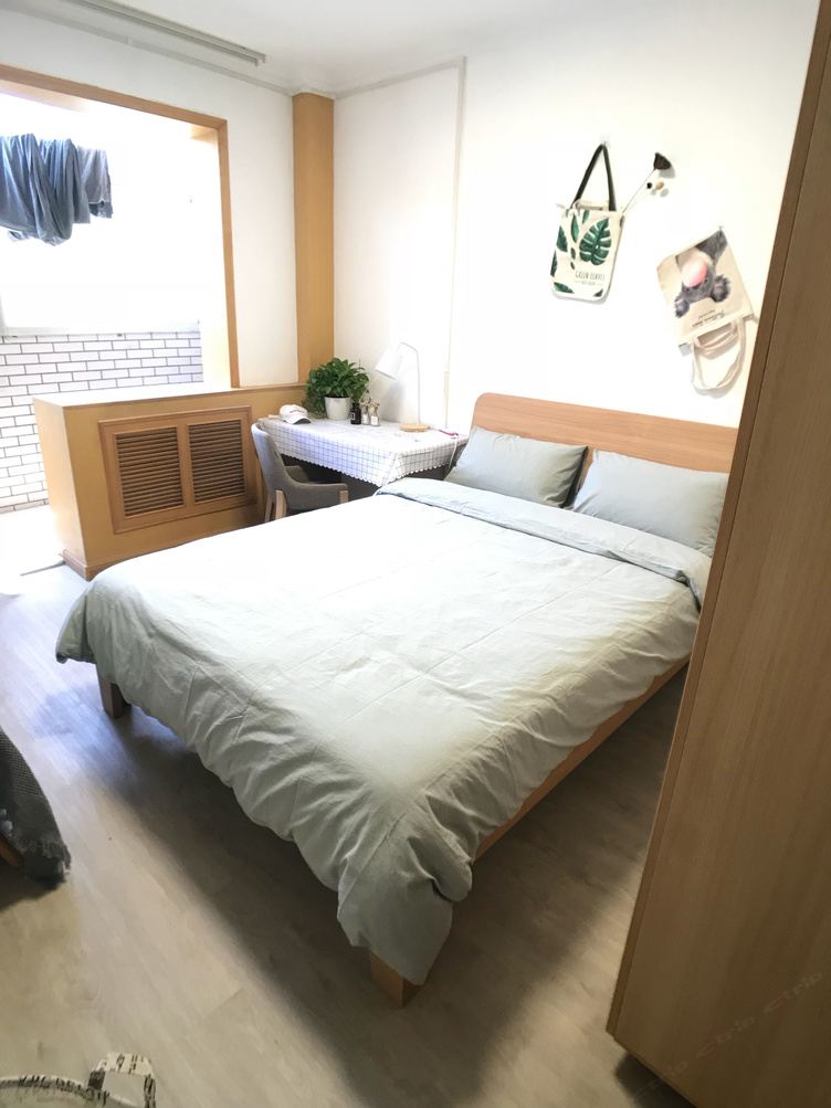 舒适二室大床房