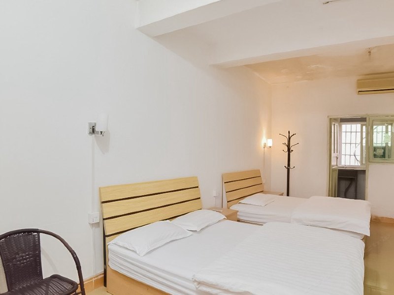 hotelPic