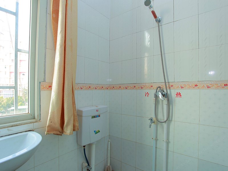 hotelPic