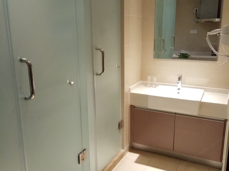 hotelPic