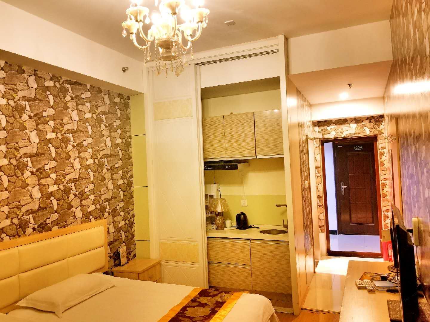 豪华大床房