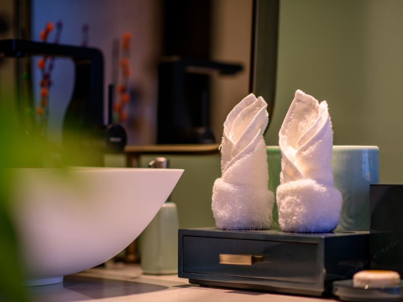 hotelPic