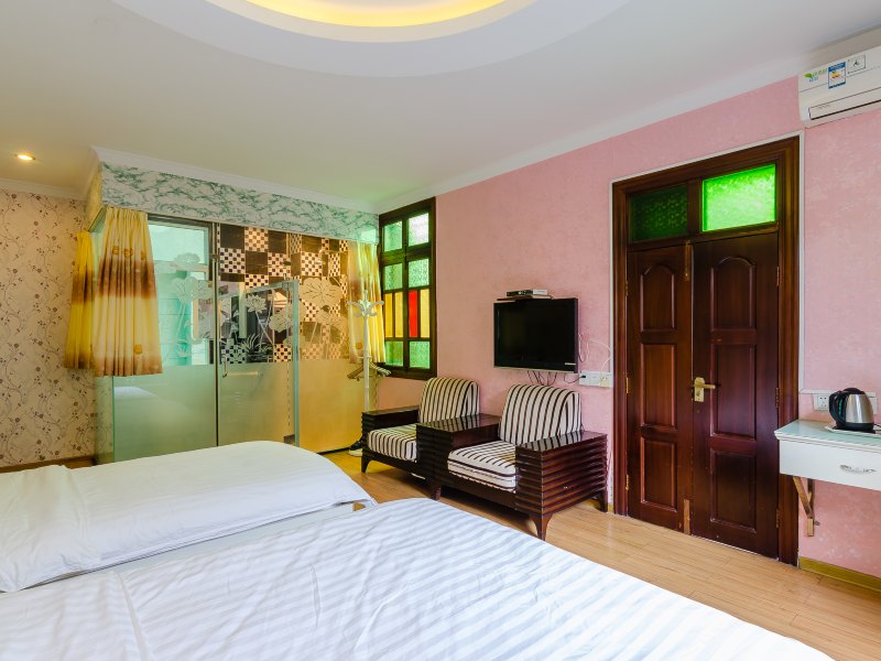 hotelPic