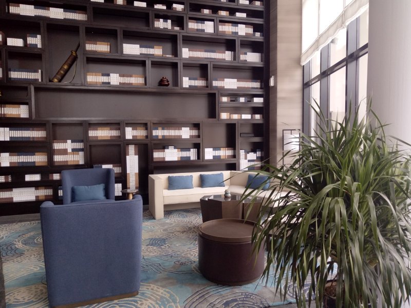 hotelPic