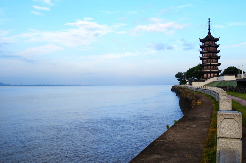 占鳌塔是浙江东南沿海诸塔之最.