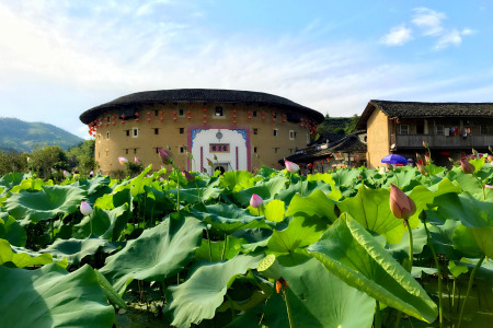 <厦门-鼓浪屿-南靖云水谣-永定土楼4日游>游土楼双景区，体验木偶戏/登楼体验，含鼓浪屿海底世界