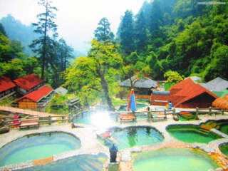 去四川旅游跟团费用_到到四川旅游_四川十一天游