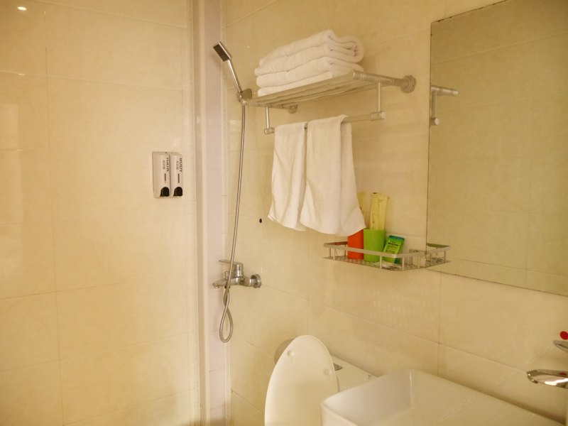 hotelPic