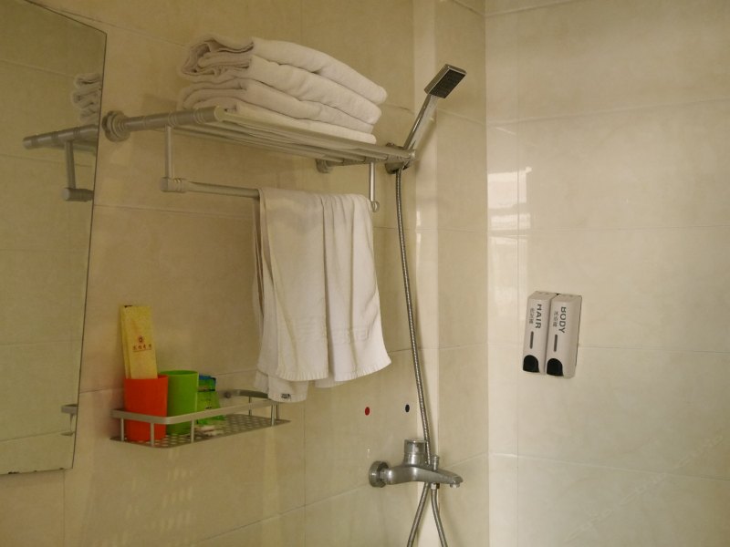 hotelPic