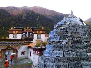 春節(jié)四川稻城亞丁旅行團(tuán)_四川稻城亞丁10月旅行團(tuán)價格_去四川稻城亞丁旅游要多少錢