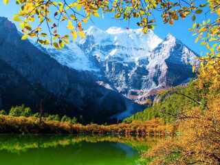 春節(jié)四川稻城亞丁旅行團(tuán)_四川稻城亞丁10月旅行團(tuán)價格_去四川稻城亞丁旅游要多少錢
