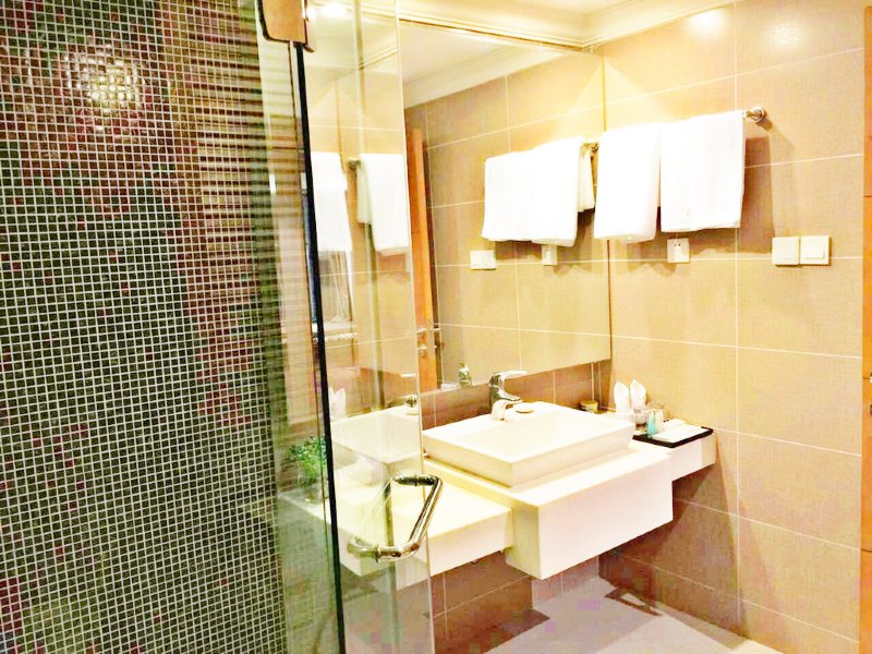 hotelPic