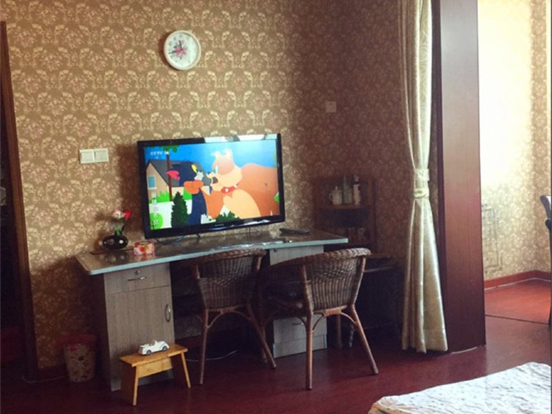 hotelPic