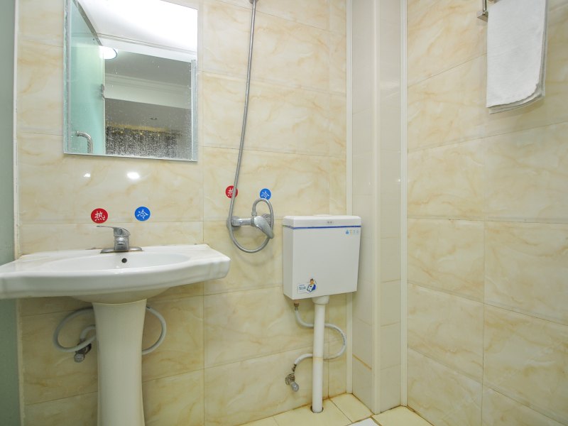 hotelPic