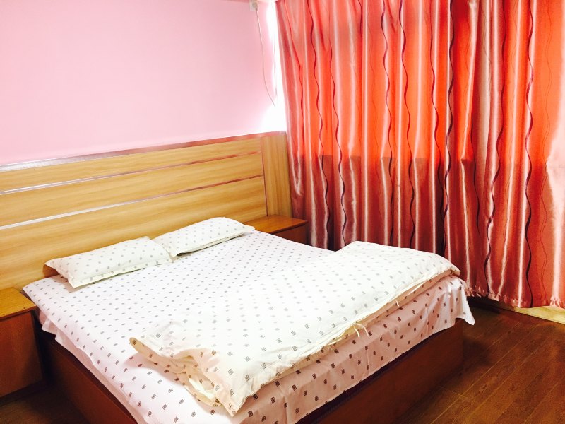 hotelPic